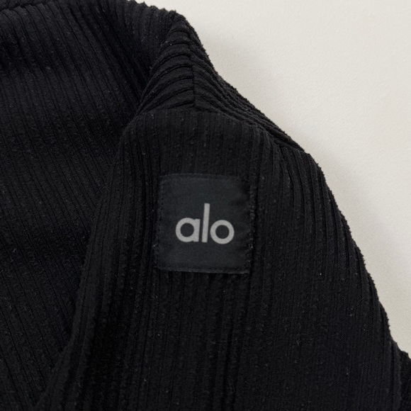 Alo Yoga Muse Ribbed Cropped Black Hoodie Logo Sleeve Small - Picture 12 of 15